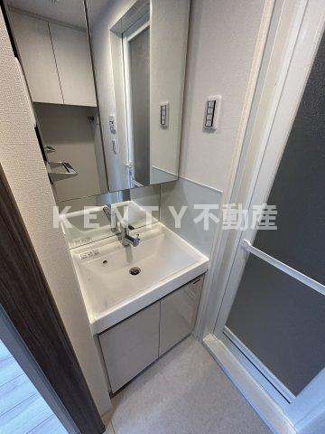 洗面設備　脱衣スペースもあります