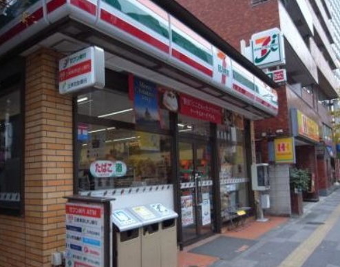 コンビニ　セブンイレブン 港区三田5丁目店（コンビニ）まで67m