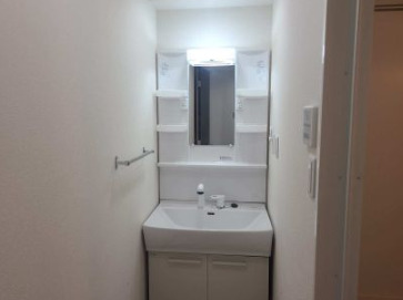 洗面設備　コンパクトで使いやすい洗面所