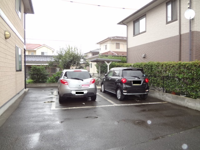 駐車場　駐車場