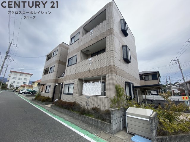 建物外観　モニタ付きインターホンついてます