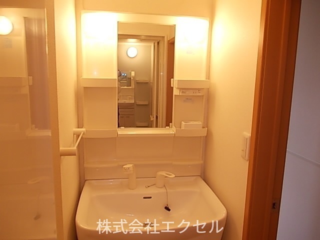洗面設備　独立洗面台です。