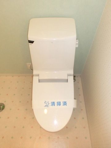 トイレ　温水洗浄便座