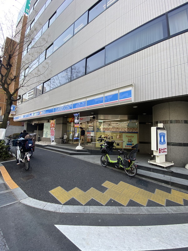 コンビニ　ローソン目黒大鳥神社前店（コンビニ）まで218m