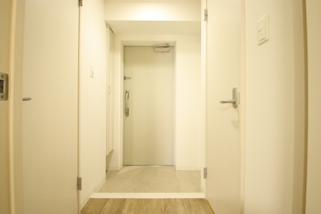 玄関　※別部屋参考写真、現況優先※