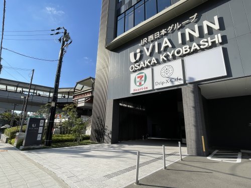コンビニ　セブンイレブン ハートインヴィアイン大阪京橋店（コンビニ）まで1035m