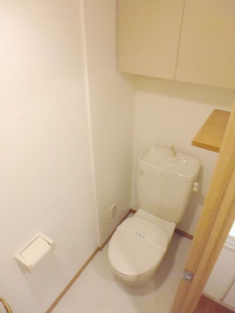 トイレ　★トイレ上部収納あり★