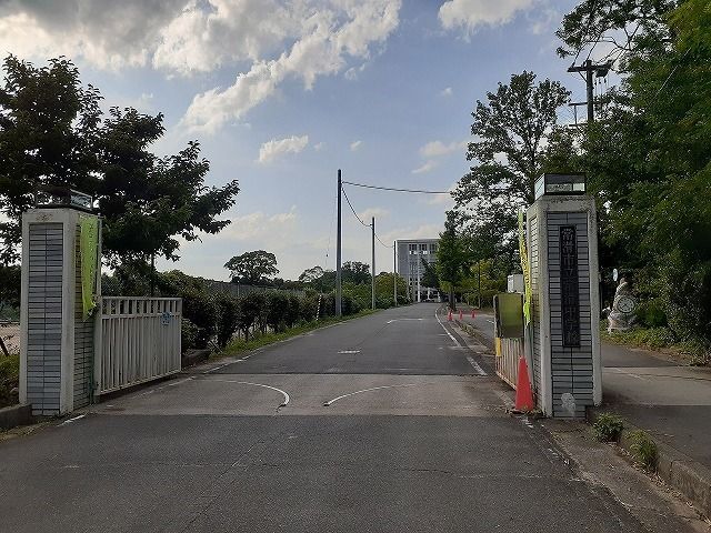 中学校　常滑中学校（中学校）まで1700m