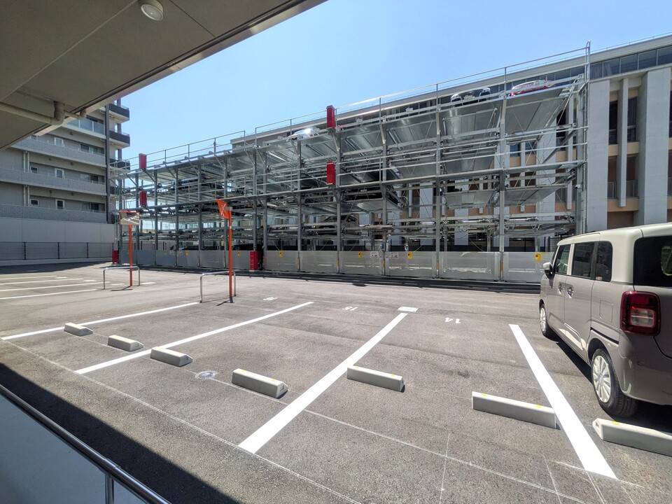 駐車場　駐車場