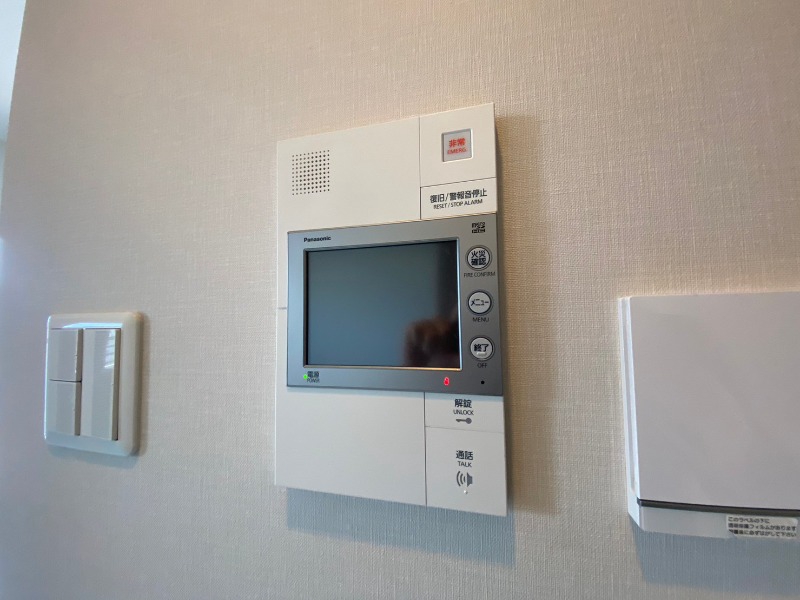 セキュリティ　ＴＶモニター付インターホンです。来客者の顔が見えるので安心！