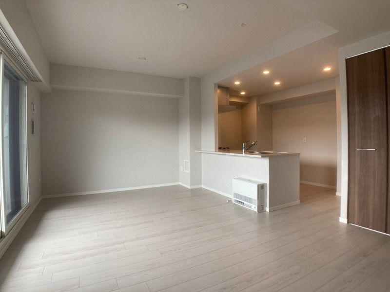 居室・リビング　広くてキレイなお部屋が広がっていて、充実した生活が送れそう。