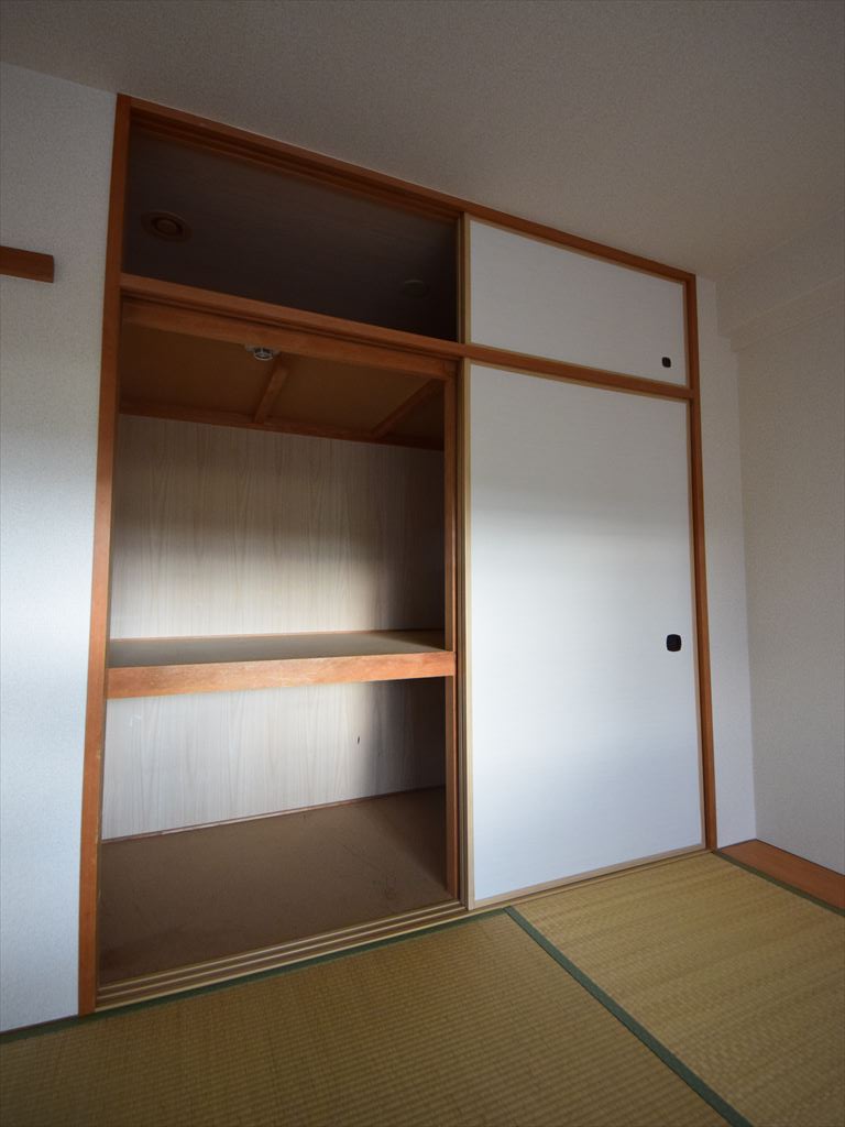 収納　ソラーレＮ　押入れ