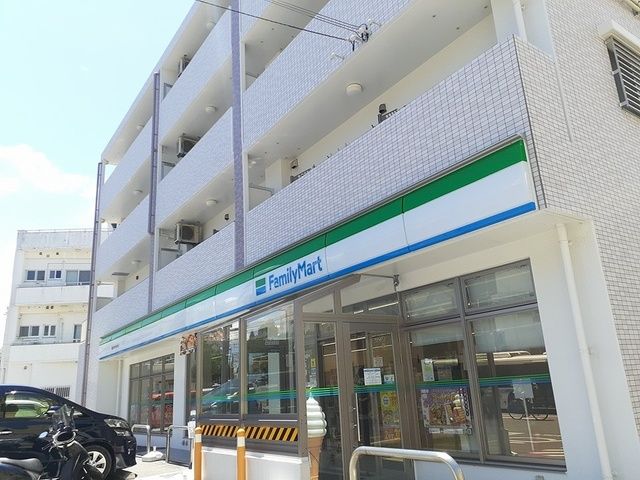 コンビニ　ファミリーマート三原中央通り店（コンビニ）まで320m