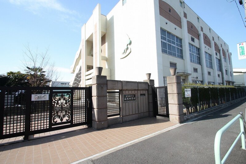中学校　名古屋市立名塚中学校（中学校）まで730m