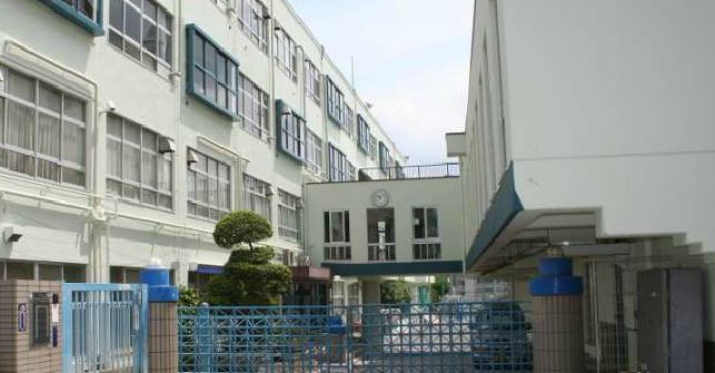 中学校　目黒区立大鳥中学校（中学校）まで400m