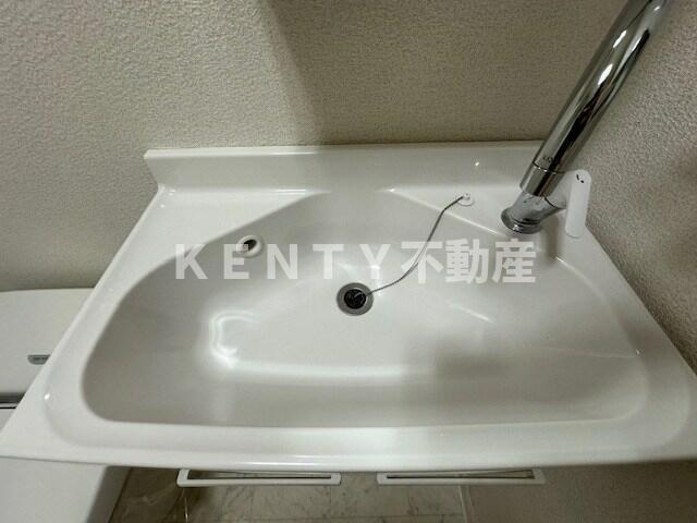 洗面設備　ゆったりとスペースのある洗面所