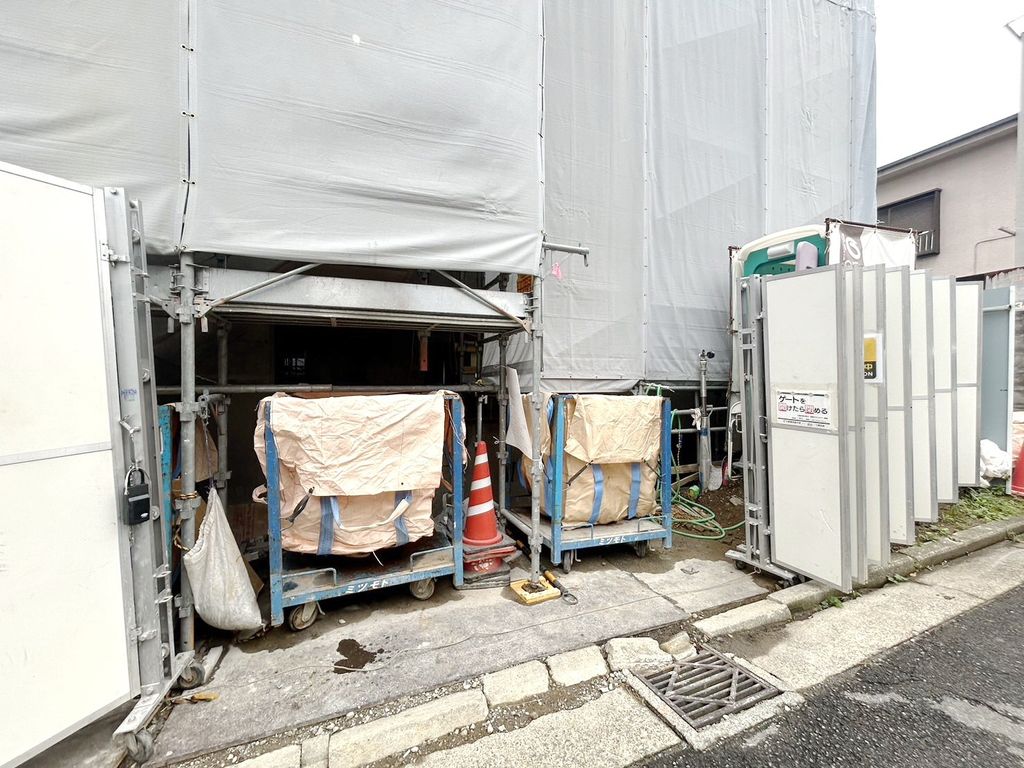 エントランス　バルコニー