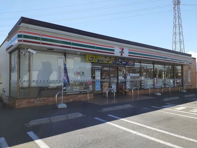 コンビニ　セブンイレブン甲府上石田3丁目（コンビニ）まで220m