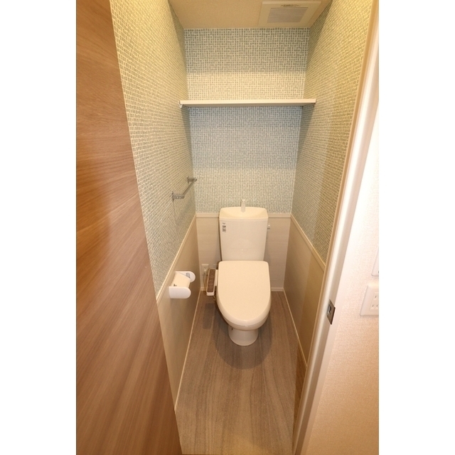 トイレ　同タイプ別室の写真です。