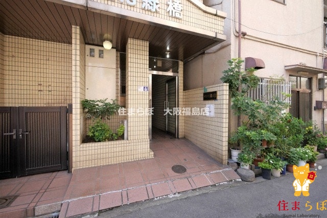 エントランス　共用部の印象も大切に