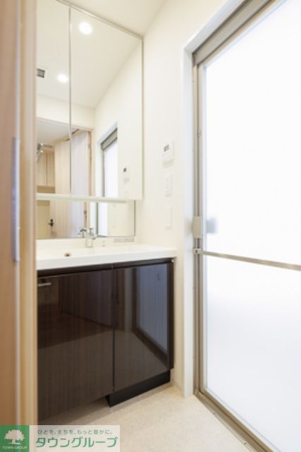洗面設備　※写真は同タイプ住戸です。