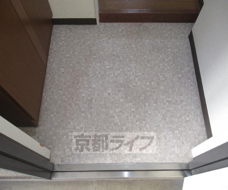 玄関　きれいな廊下です。