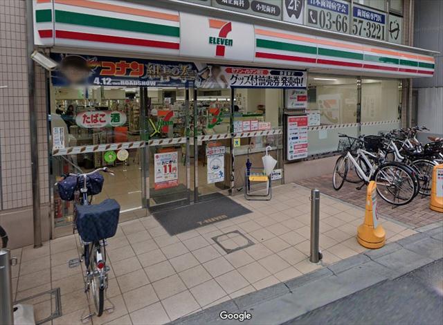 コンビニ　セブンイレブン（コンビニ）まで331m