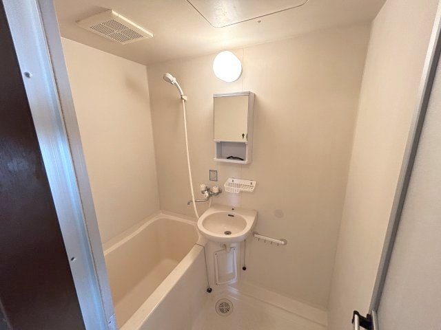バス・シャワールーム　うれしいバス・トイレ別