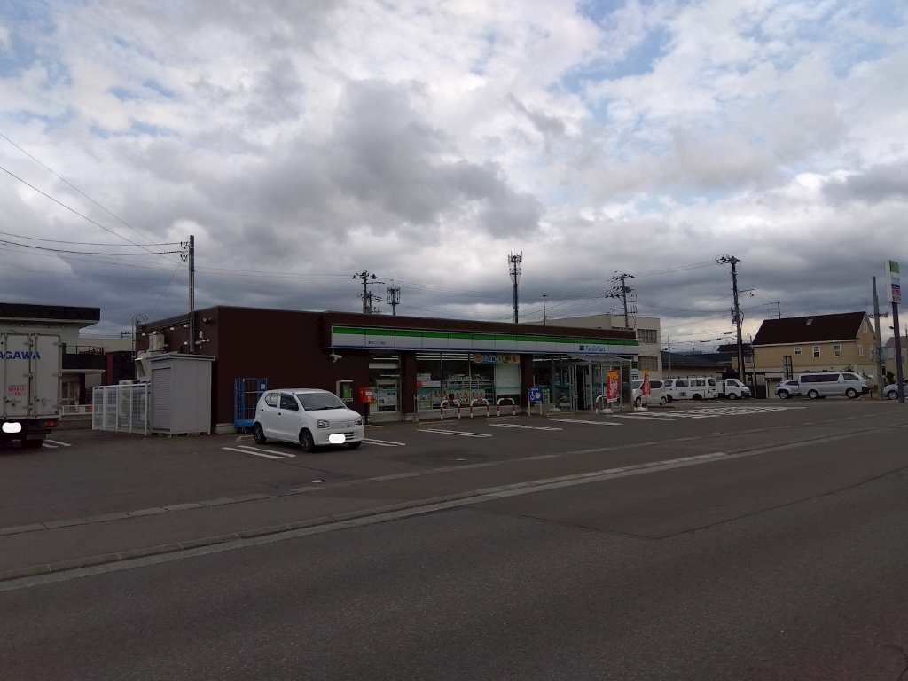 コンビニ　ファミリーマート 青森石江江渡店（コンビニ）まで797m