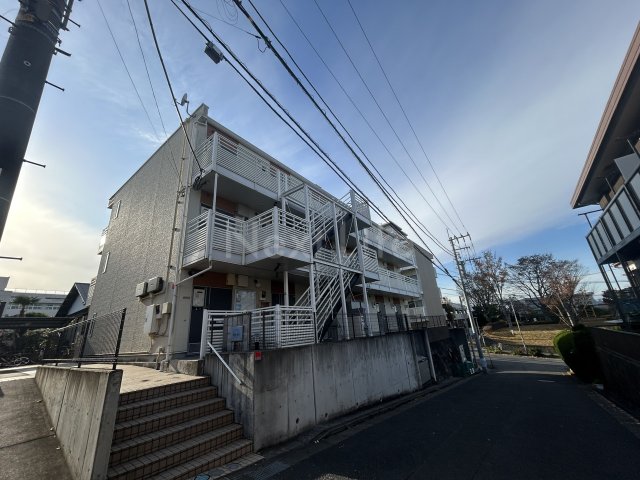 レオネクスト中川IIIの外観写真