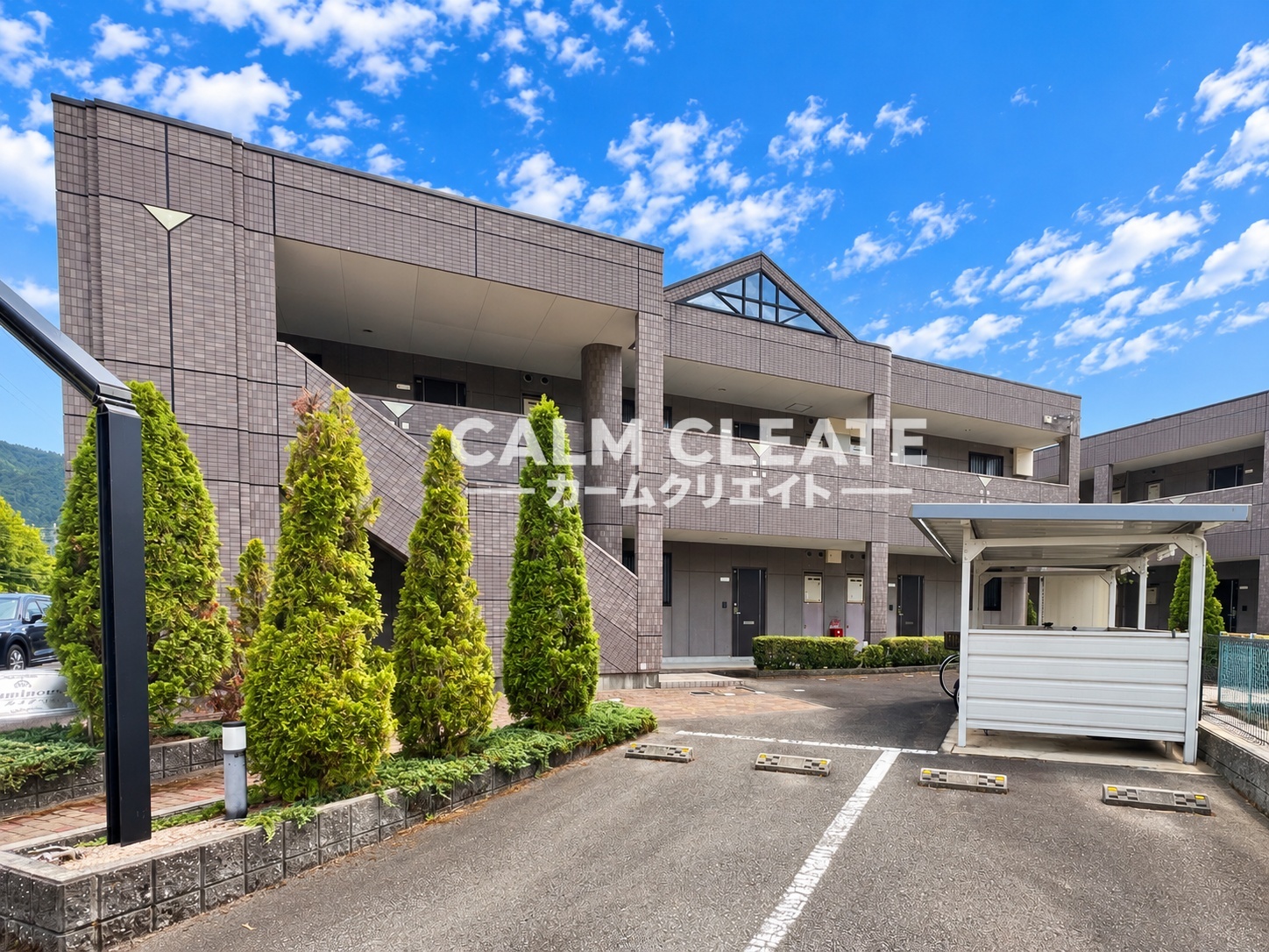 建物外観　重厚感のある鉄骨造の物件です◇