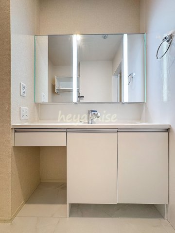 洗面設備　※同系型の写真になります。