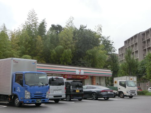 コンビニ　セブンイレブン名古屋西山本通3丁目店（コンビニ）まで571m