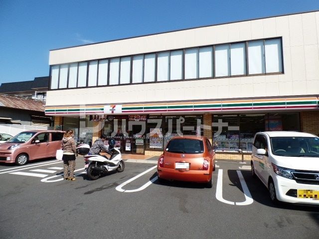 コンビニ　セブンイレブン千葉公園駅前店（コンビニ）まで240m