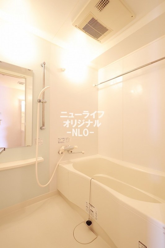バス・シャワールーム　一日の疲れを癒すバスルームは追い焚き＆浴室乾燥機付き☆