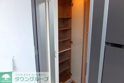 玄関　姿見（鏡）付き