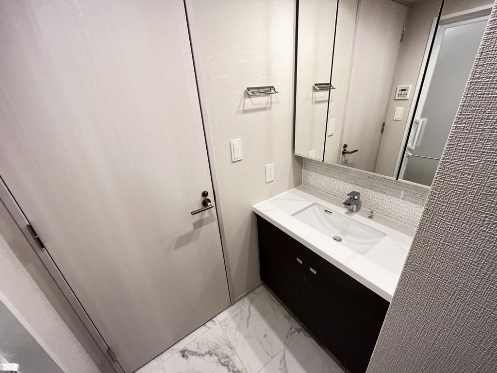 洗面設備　同じタイプの別部屋写真