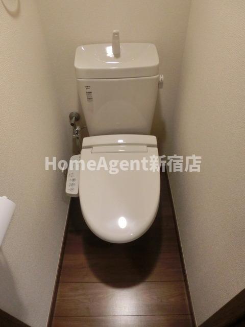 ＪＲ中央線 東中野駅 徒歩8分 2階建 築13年のトイレ写真
