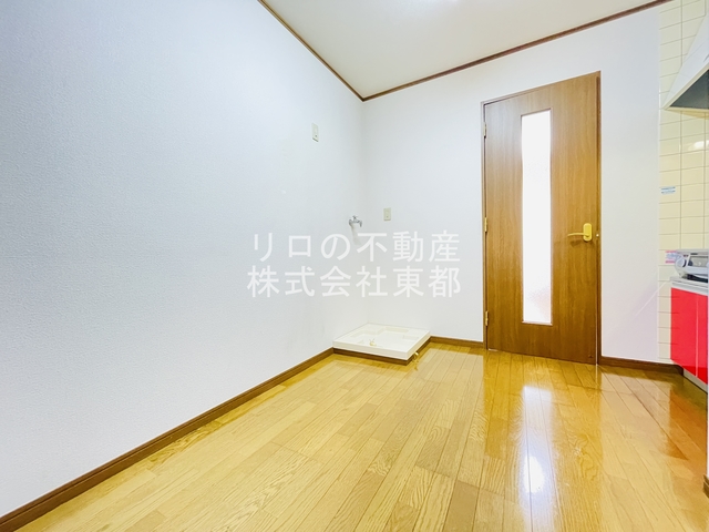 居室・リビング　キッチンひろびろ、自炊派におすすめのお部屋です♪