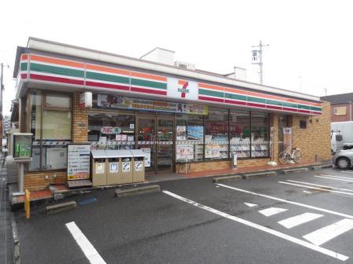 コンビニ　セブンイレブン諸福5丁目（コンビニ）まで650m