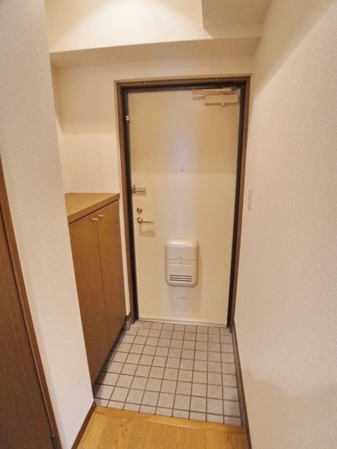 玄関　★お部屋探しは株式会社タウンハウジング東京まで★