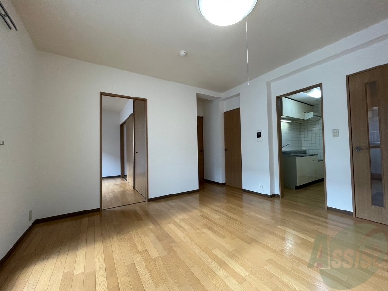 居室・リビング　広くてキレイなお部屋が広がっていて、充実した生活が送れそう。