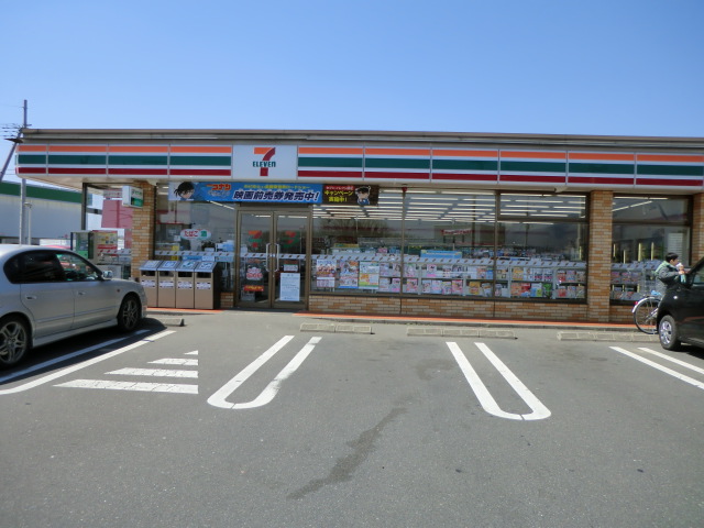 コンビニ　セブンイレブン吉岡大久保店（コンビニ）まで529m