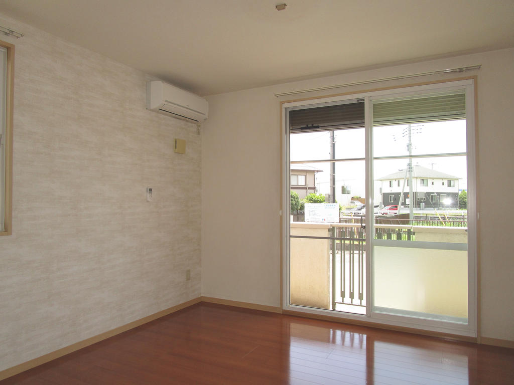 居室・リビング　南洋室　陽当たり〇　エアコン有