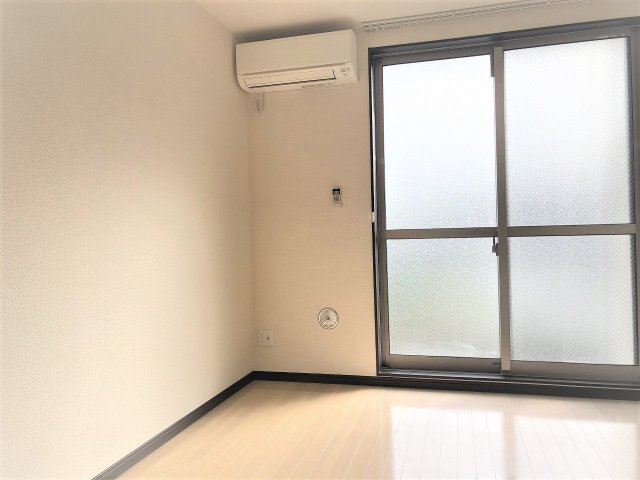 その他部屋・スペース　1Fの洋室はフローリング仕様