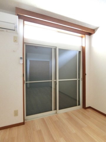 セキュリティ　雨戸