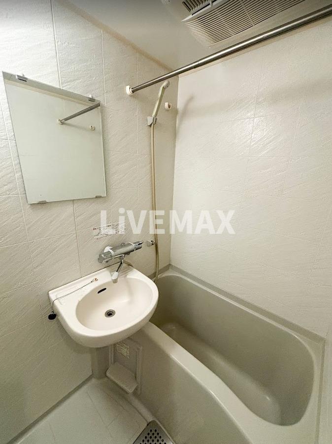 バス・シャワールーム　家電・家具が1式揃っております。