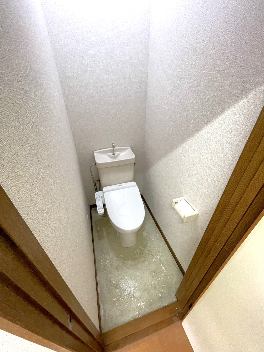 トイレ　ウォシュレット付き