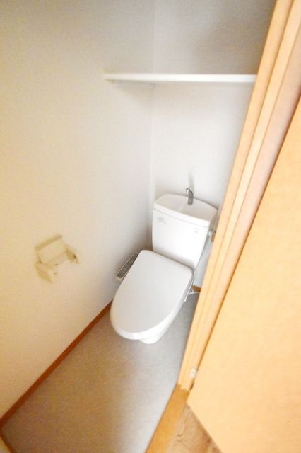 レオパレスポートサイドIIIのトイレ写真
