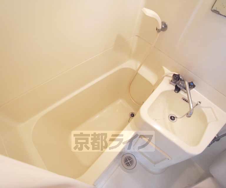 バス・シャワールーム　広々な浴槽です。